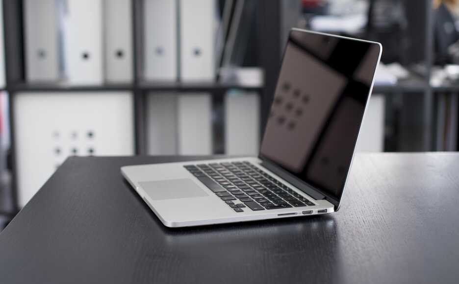 精密機器パソコンなど