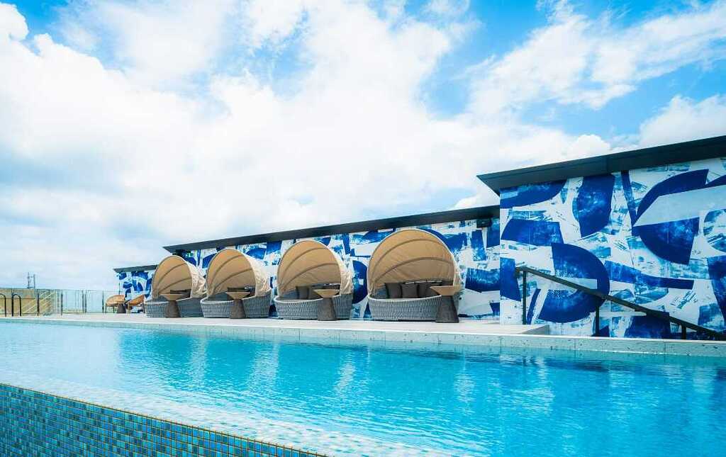 インフィニティ温水プール